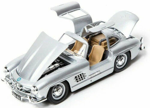 Bburago 1:24 1954 Mercedes-Benz 300SL Gullwing Diecast Model Car