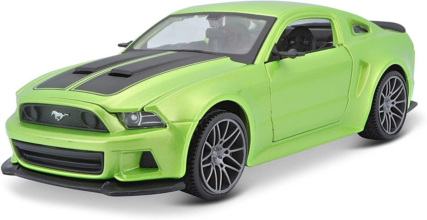 2014 Ford Mustang Street Racer Metallic Light Green 1:24 Model Car