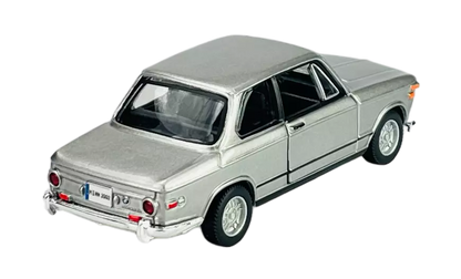 Bburago 1972 BMW 2002tii Silver 1:32 Diecast Model Car