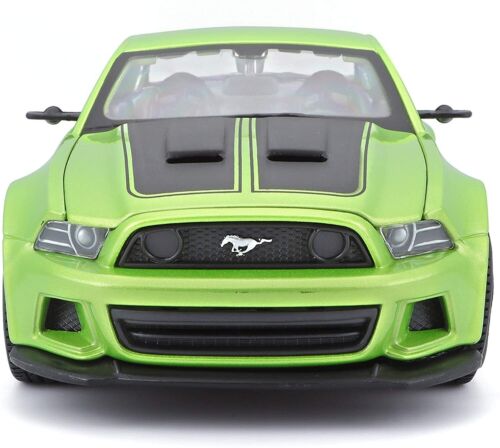 2014 Ford Mustang Street Racer Metallic Light Green 1:24 Model Car