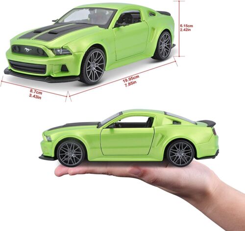 2014 Ford Mustang Street Racer Metallic Light Green 1:24 Model Car